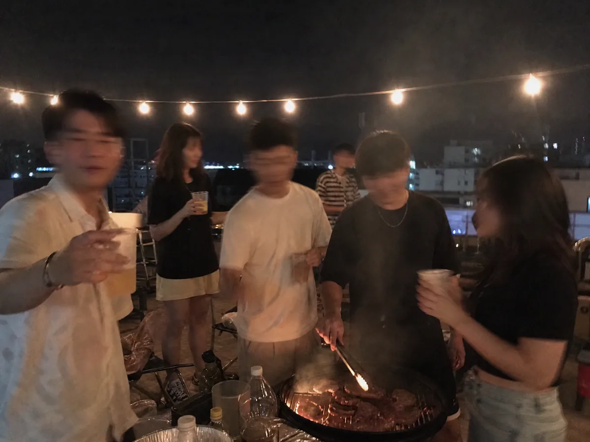 天台烧烤44号，人多的场面到作品图1·每日大赛参赛作品